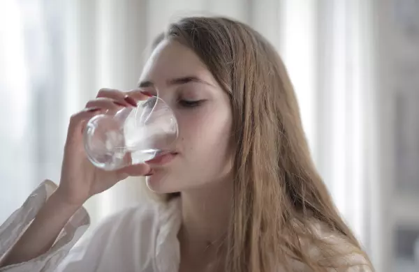 5 Alasan Mengapa Kamu Harus Minum Air Putih Setiap Hari