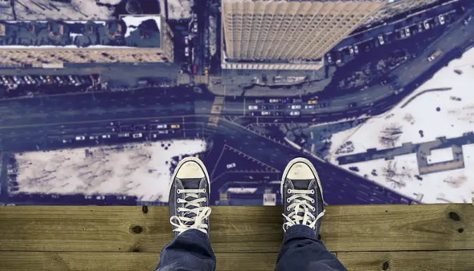 Acrophobia - Gejala, Penyebab, dan Pengobatan