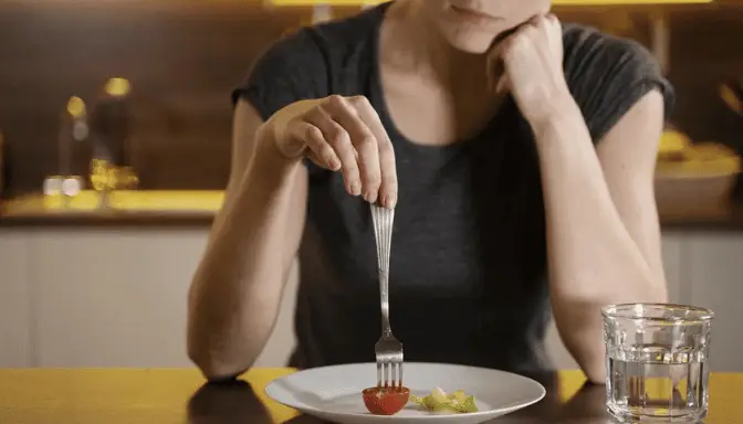 Anoreksia 7 Anoreksia Adalah Gangguan Makan Serius, Kenali Tandanya